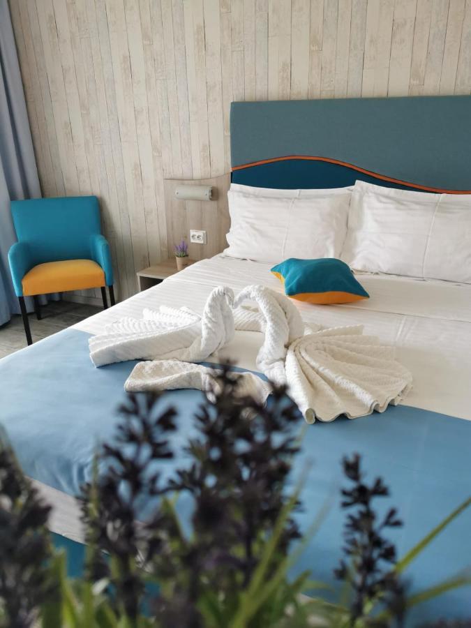 Hotel Riviera 마마이아 외부 사진