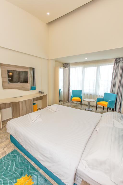 Hotel Riviera 마마이아 외부 사진