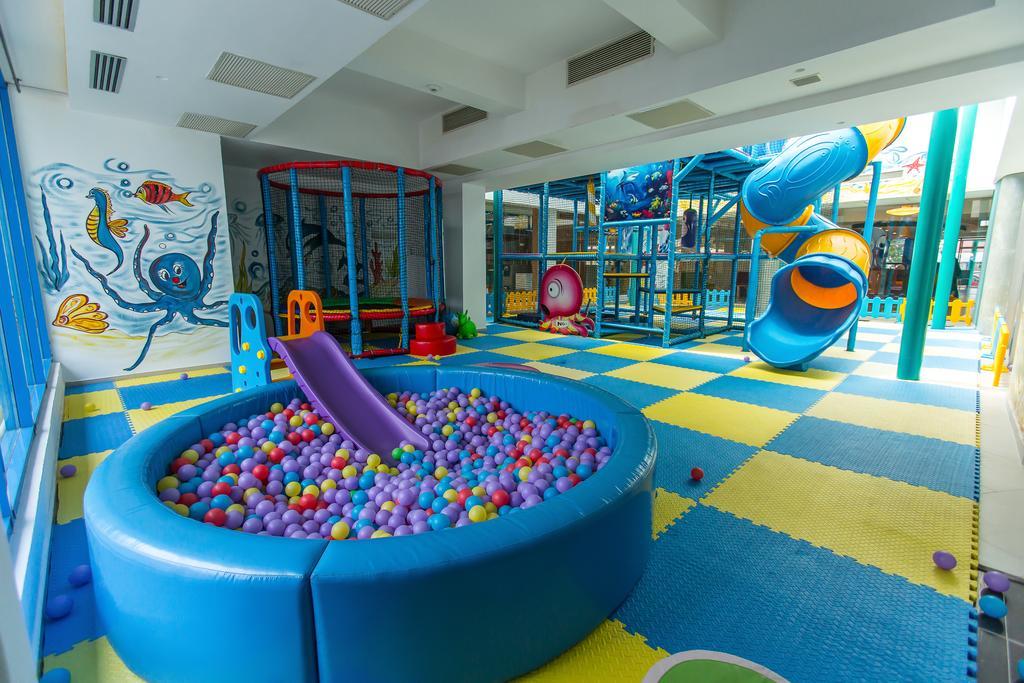 Hotel Riviera 마마이아 외부 사진